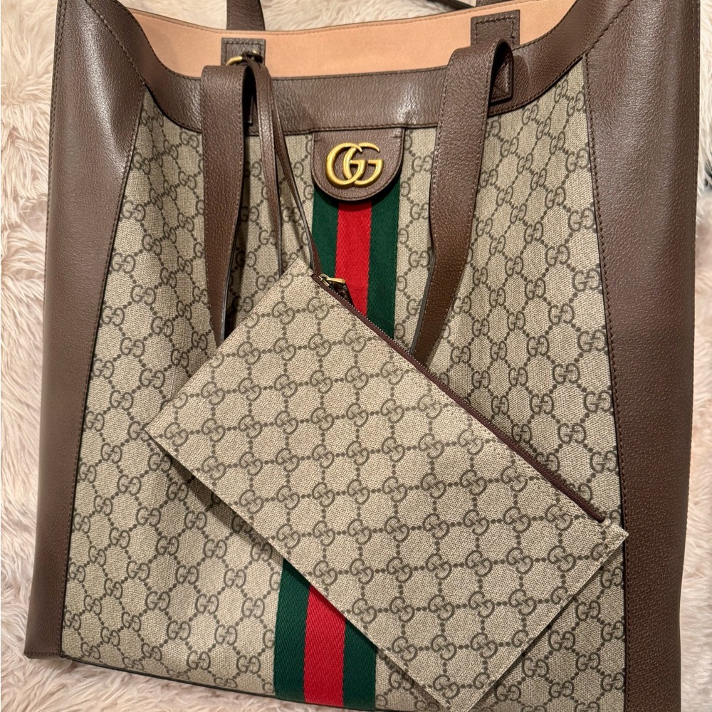 Gucci
Ophidia GG Supreme Canvas & Leather Tote - Picture 3 of 16